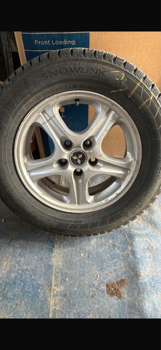 Зимные Резины с диском   мицубиси оутландер