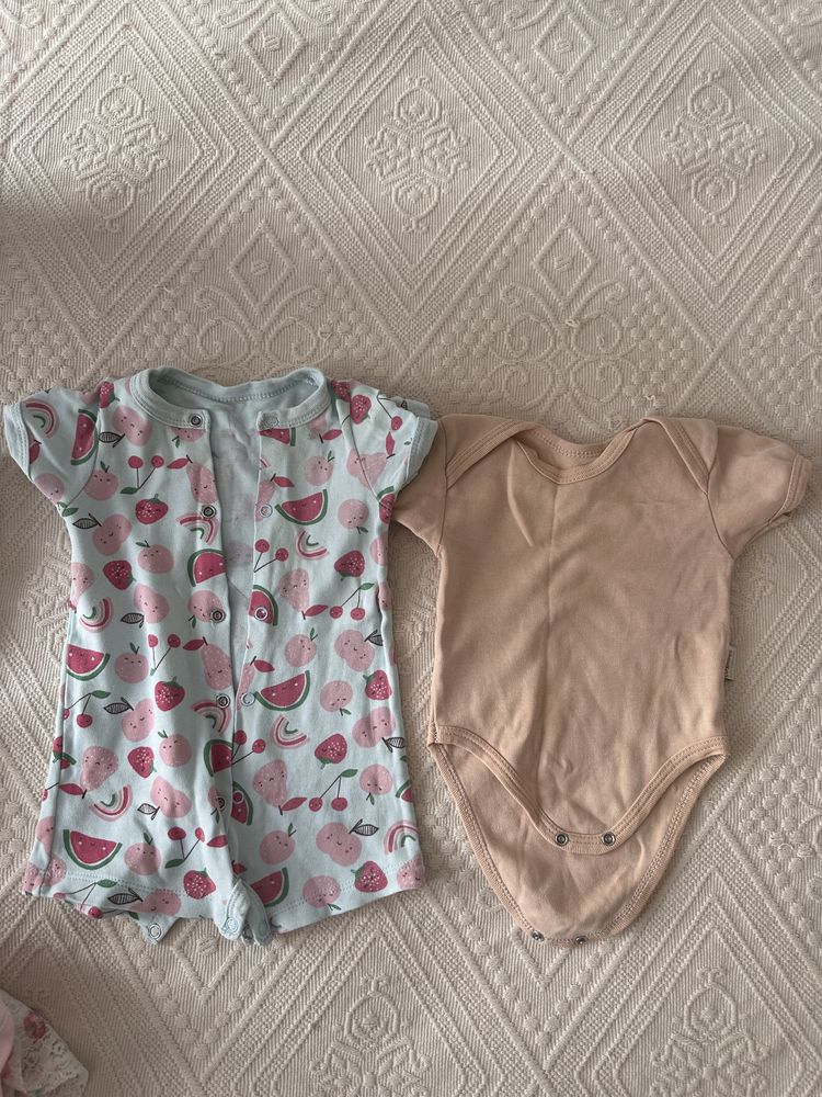 Бодики и костюм на малыша 0-3, 3-6 месяцев