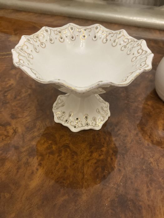 Продам конфетницу маленький