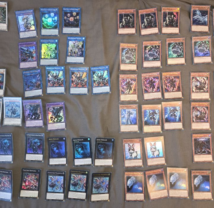 Cartonașe Yu-Gi-Oh!