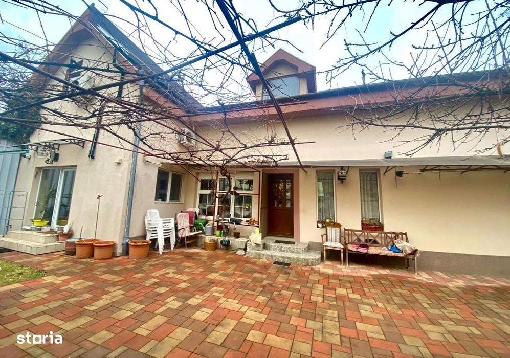 Casă de vânzare – 7 dormitoare, 2 băi – Oradea, zona Velenta