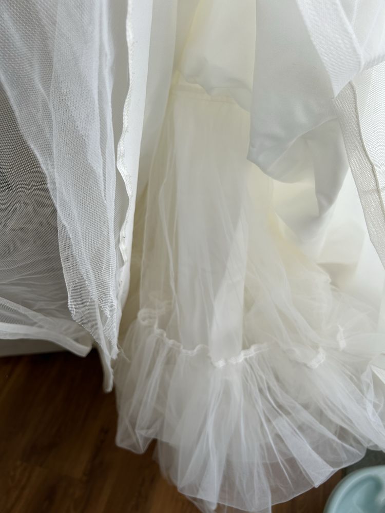 Vand rochie de mireasa