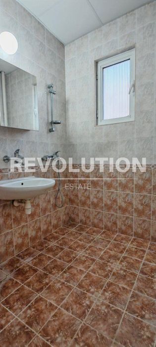 Тристаен апартамент в района на Кършияка