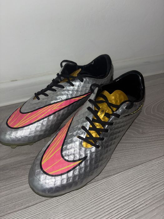 Ghete de fotbal nike