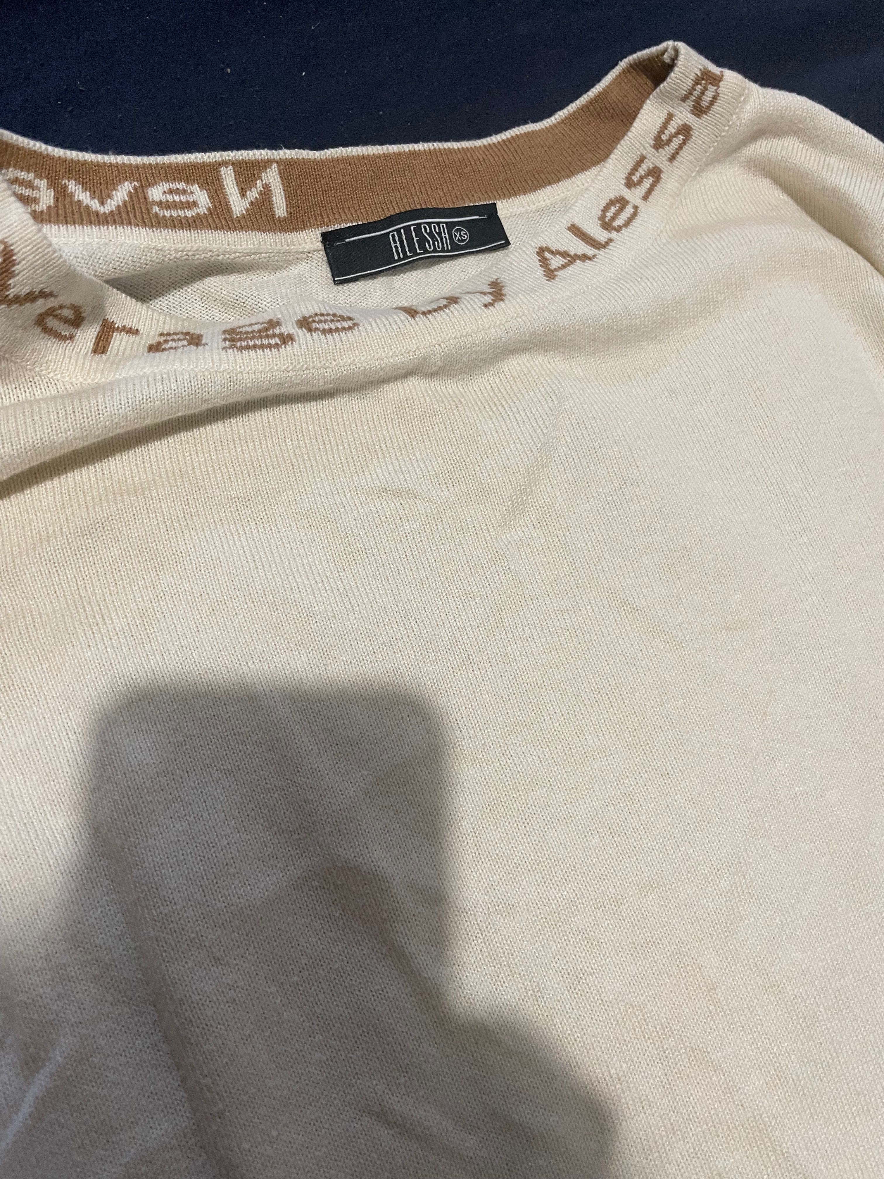 Дамска Тениска и дамска блуза на марките Calvin Klein, Aлеса и Guess