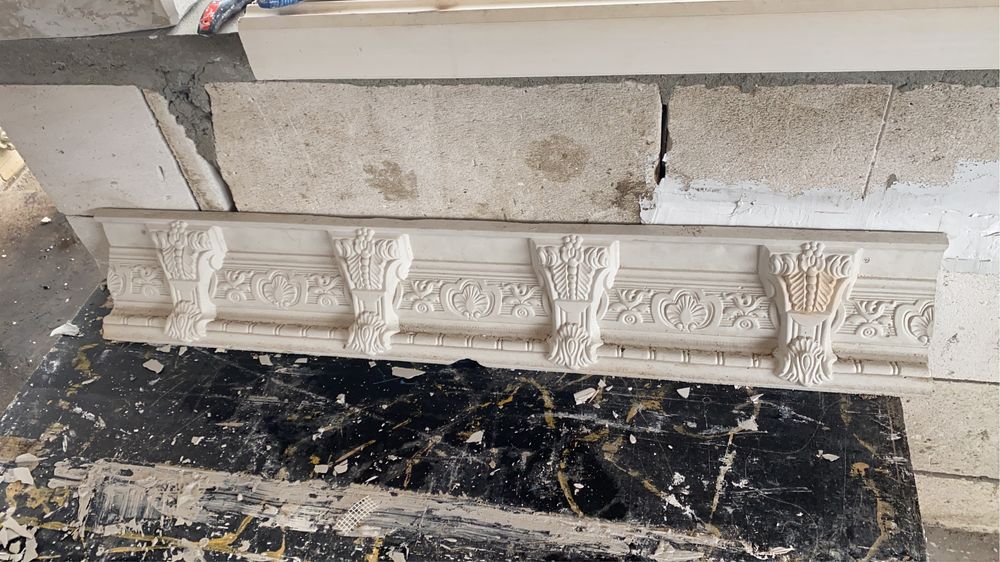 Vând ornamente ipsos, stalpi, scafe