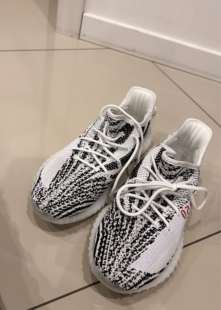 Yezzy 350 zebra V2