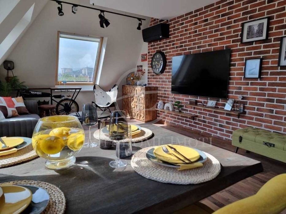 Продава се Тристаен апартамент в Пловдив, Каменица 1 - 120 кв.м за 2742 €/кв.м - Снимка #3