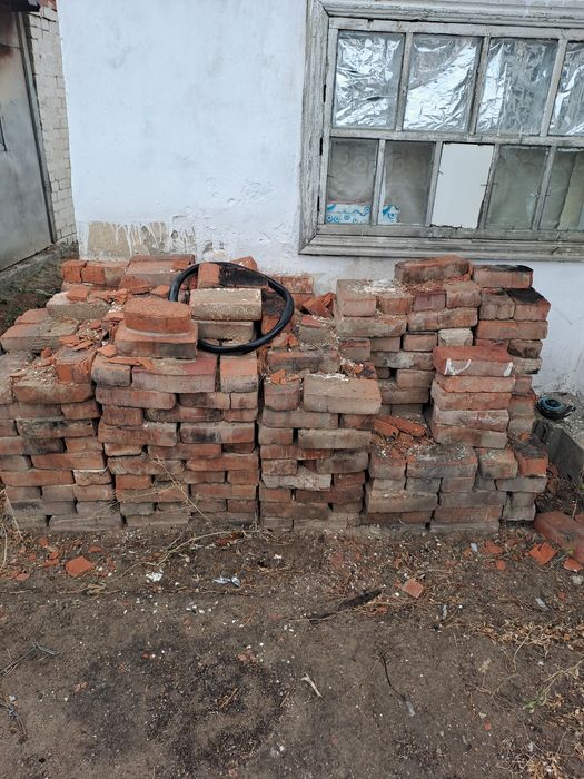 Кирпич тас сатылады
