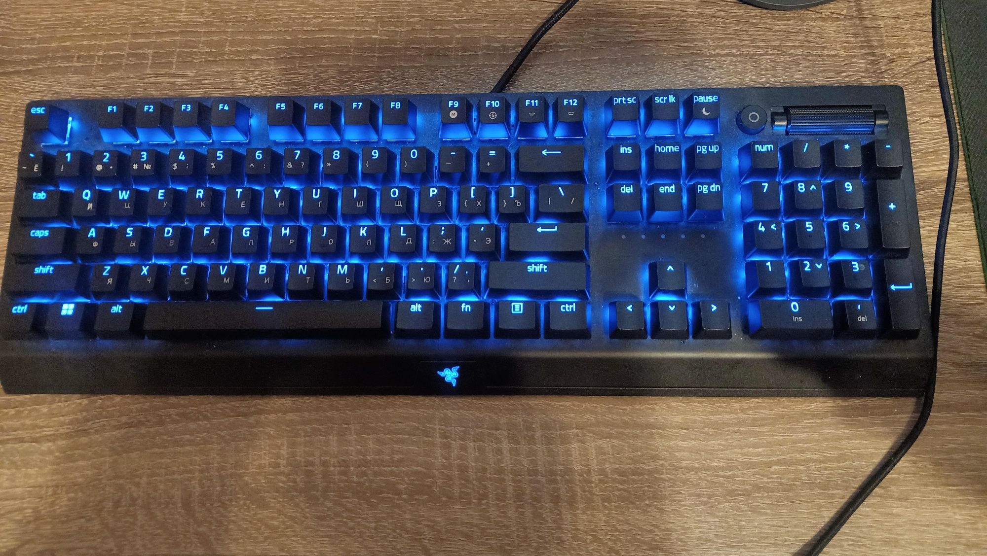 Продам игровую клавиатуру razer blackwidow v3 yellow switch