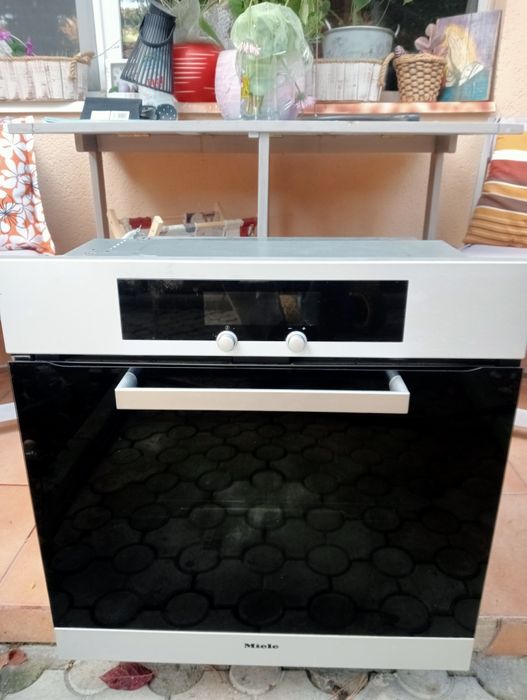 Miele Cuptoare electrice Premium Inox Clasa AAA Afisaj LED