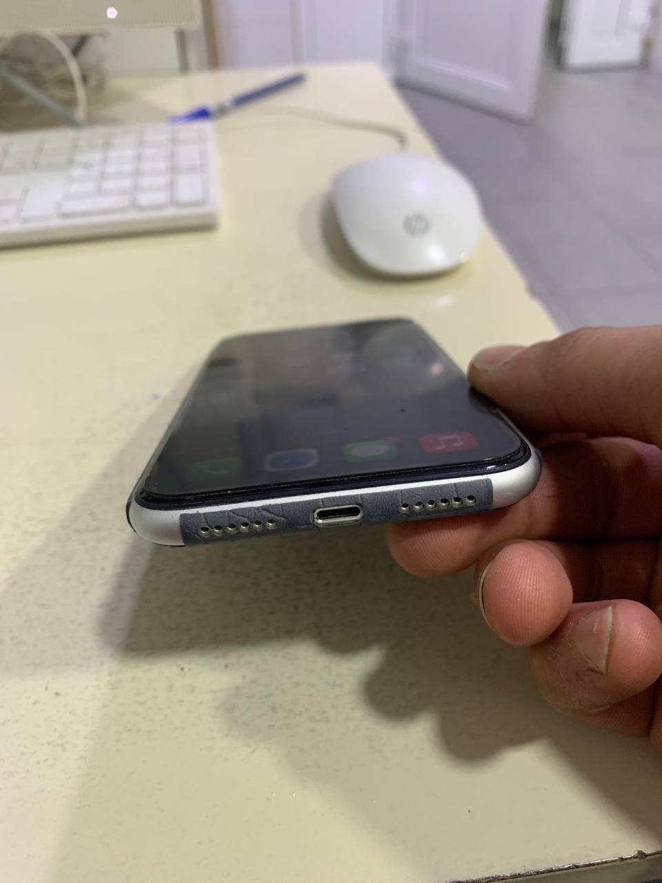 iPhone XR white.