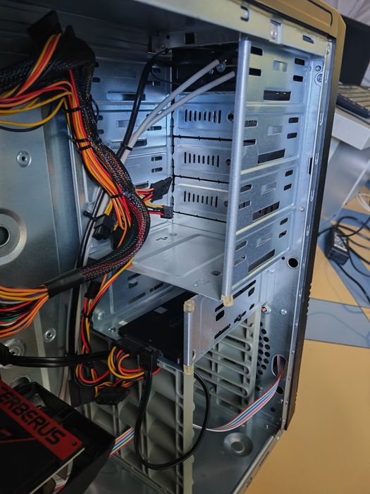 Workstation LC-POWER PRO-925B, I7-8700,3,2GHz,16GB-DDR4,1TB SSD - 2,5"
