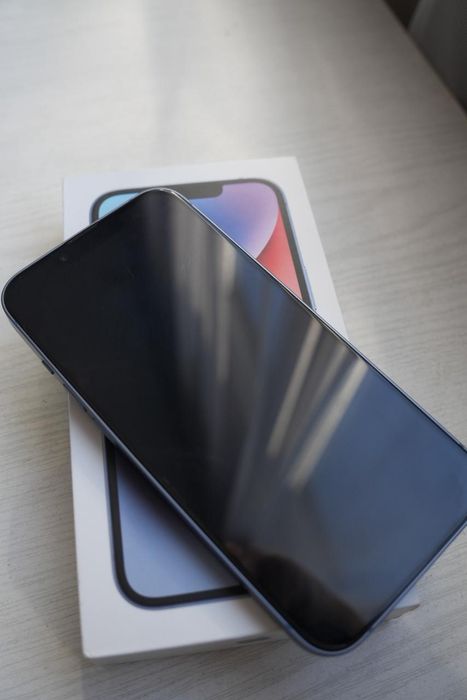 Iphone 14 в голубом цвете, состояние идеальное