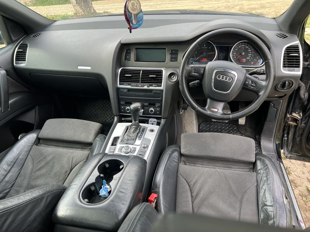 Audi Q7 2008 S-line 3.0Tdi volan dreapta 7 locuri