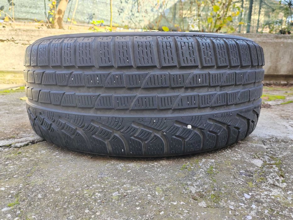 215/50/17 1бр.Pirelli Зимна гума