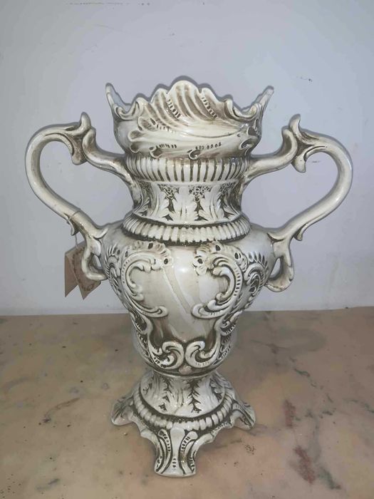 Vaza portelan cu doua manere 3D