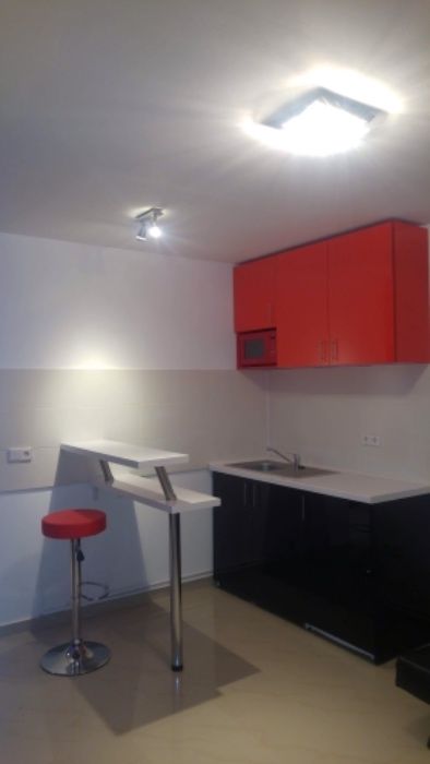 Proprietar inchiriez apartament 2 camere, Central (Circumvalatiunii 1)