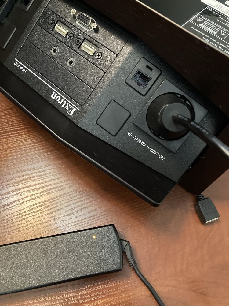 Архитектурный лючок Extron HSA 402
