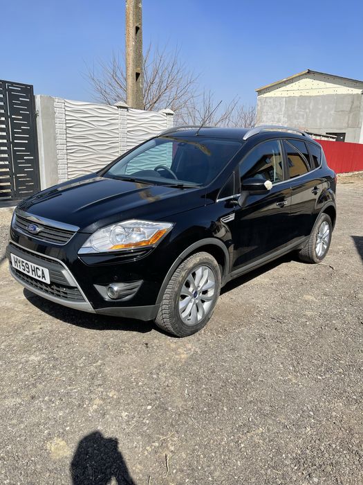 Vand sau dezmembrez ford kuga 2009
