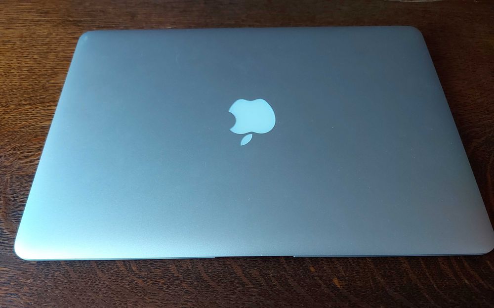 MacBook Air ( 2015 )