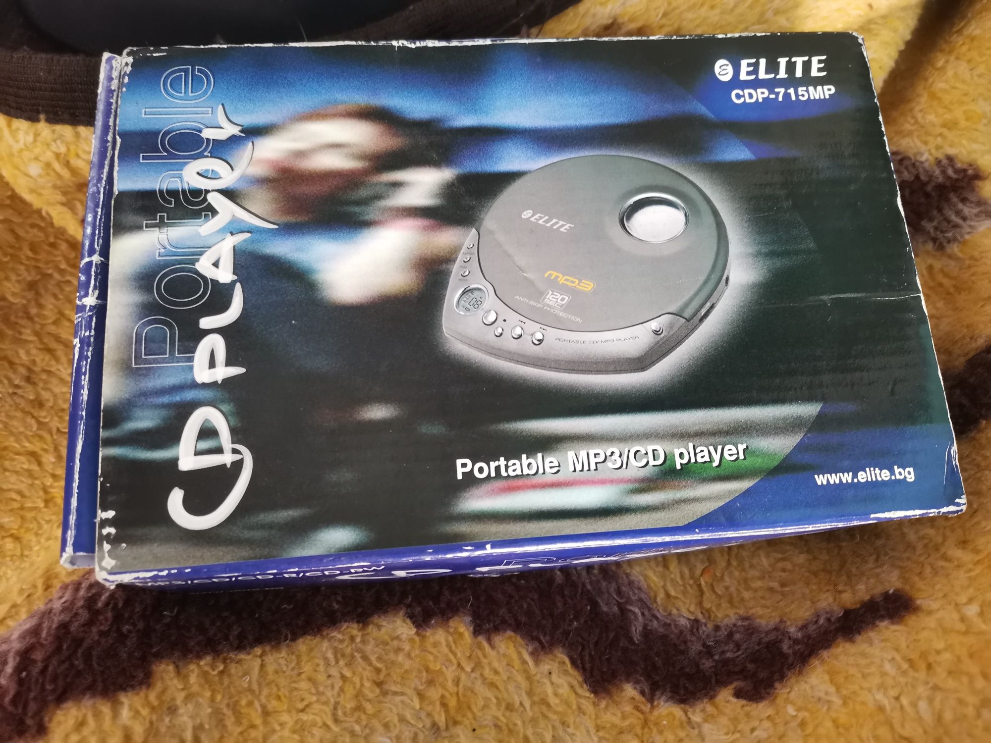 2 броя Сд mp3 players, джобни на батерии