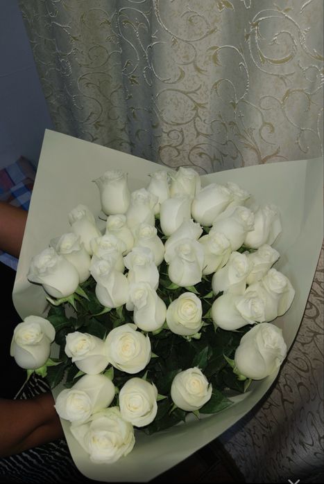 Метровый белые розы, 35 штук