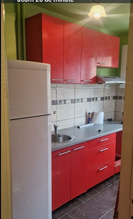 Închiriez apartament cu 2 camere