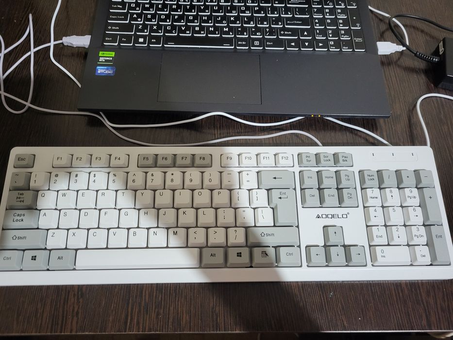 Продам клавиатуру в хорошем состояние