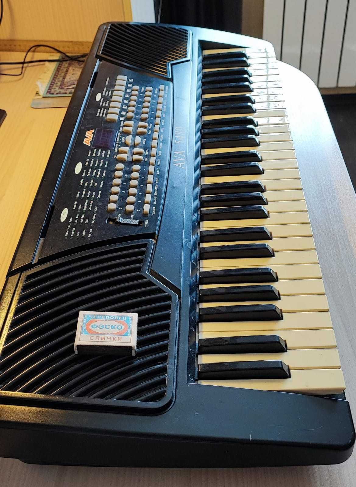 Продаю Синтезатор 54 клавиши
