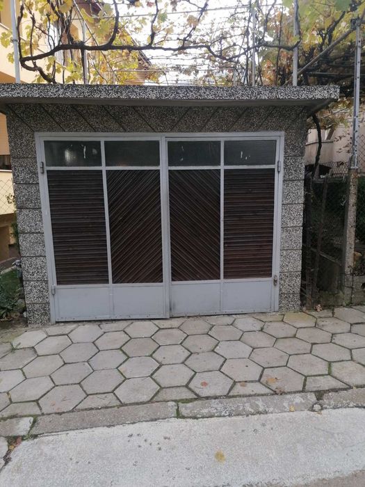 Гаражни врати метални