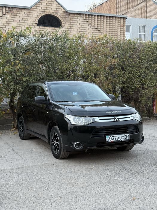Mitsubishi outlander 2014год