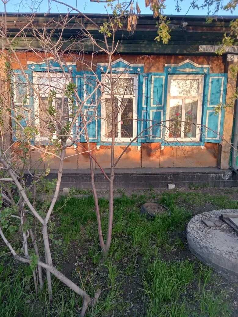 Продам дом на Восточном с огородом.
