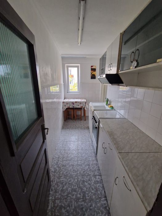 Chirie apartament cu 2 camere, decomandat, 250€