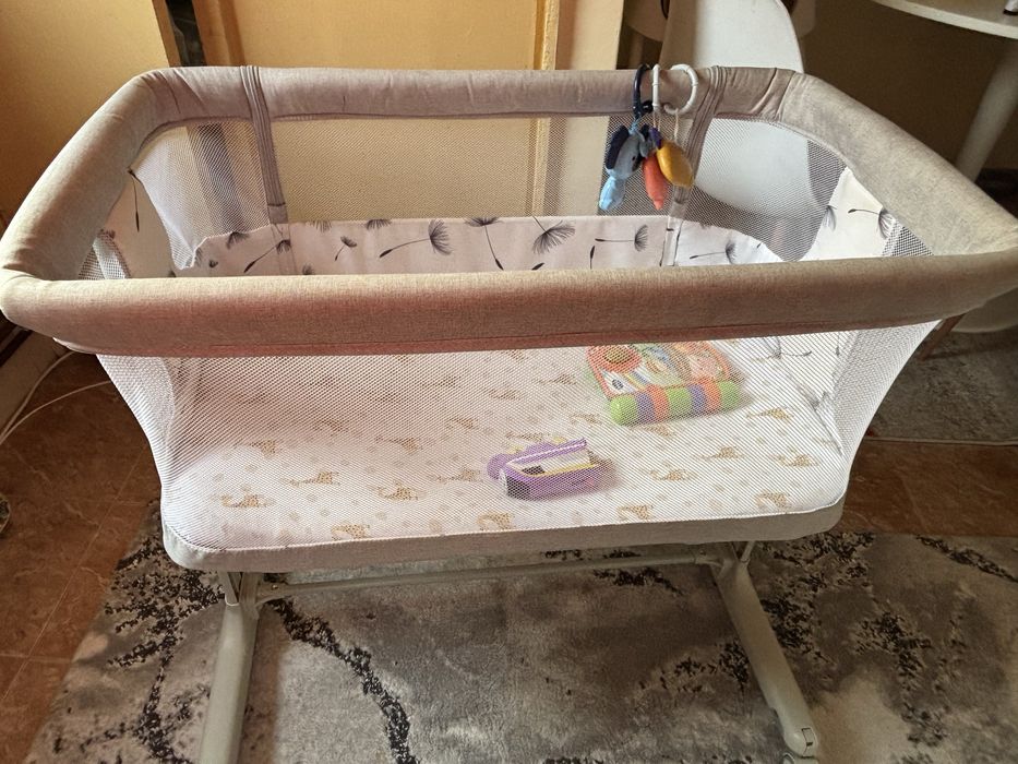 Patut bebe pliabil cu roti Lionelo