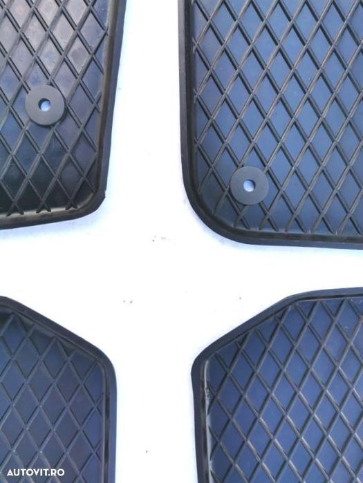 Covorase cauciuc Fabia2, Pollo 5, Ibiza cu clipsuri de prindere