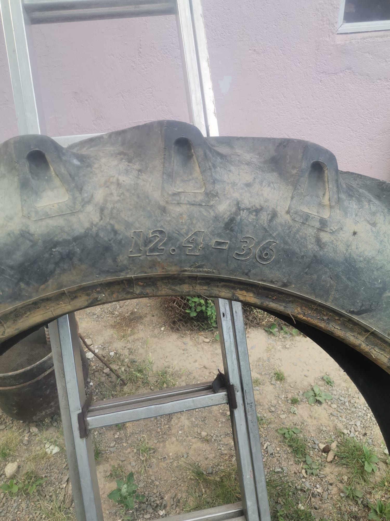 Anvelop 12.4 R36