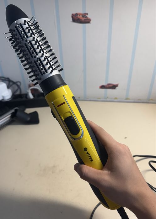 Фен‑щётка Vitek VT‑2509 Y (жёлто‑чёрный)