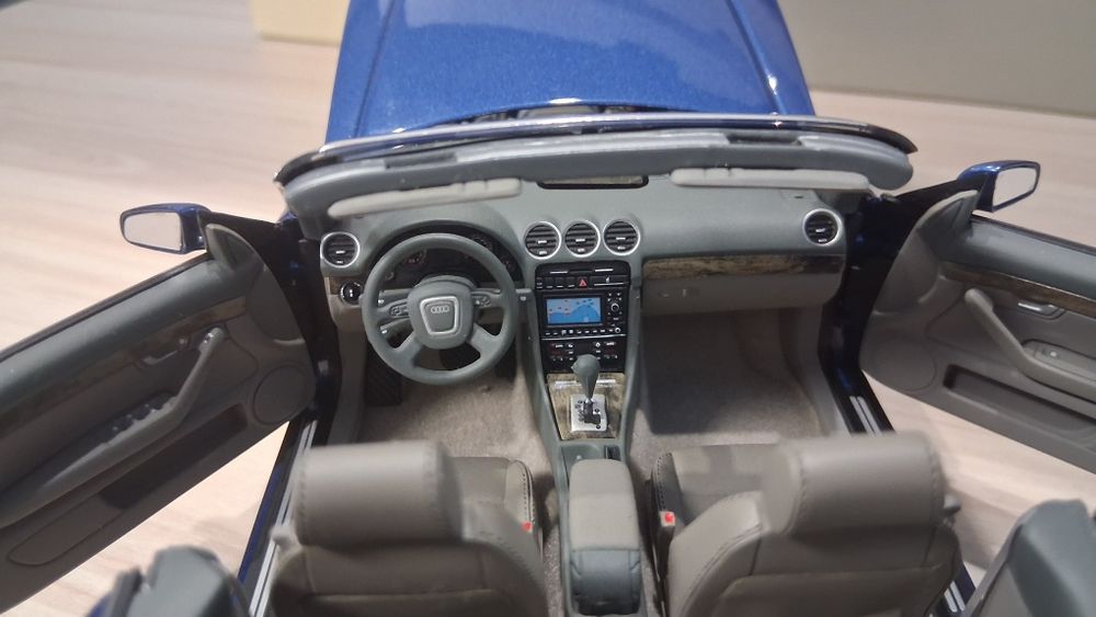 Audi A4 Cabriolet 1:18 Norev