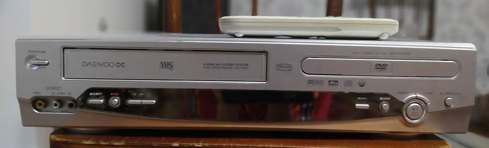 Видеомагнитофон DVD проигрыватель DAEWOO