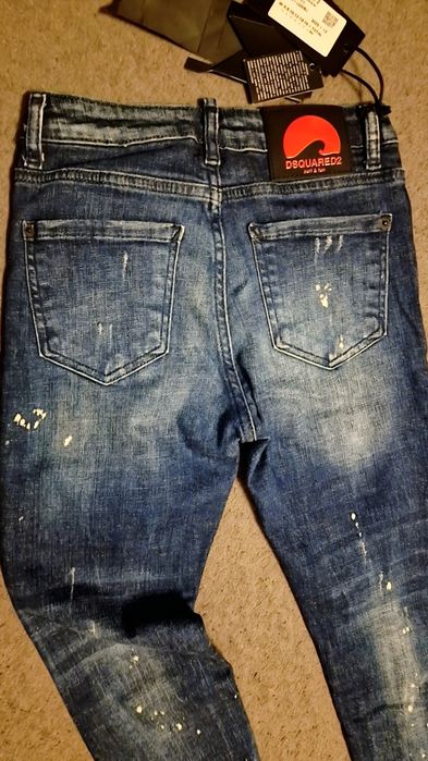 Blugi Dsquared2 Copii
Lungimea totala a blugilor sunt de 80 cm