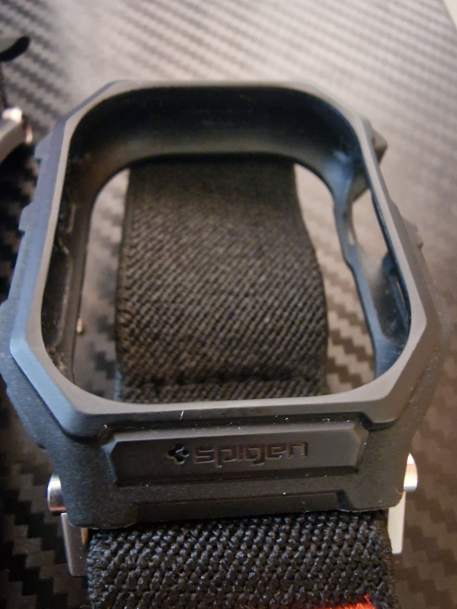 Каишки Spigen за Apple Watch