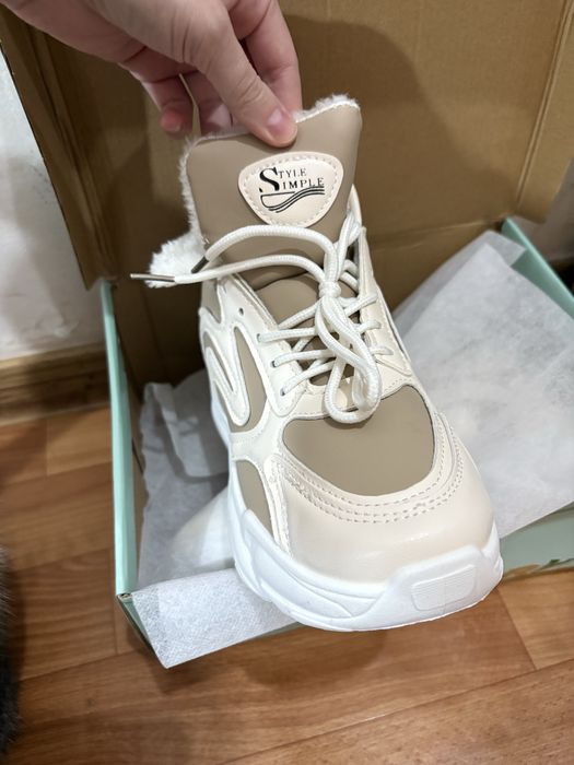 Продам женскую обувь зимнюю