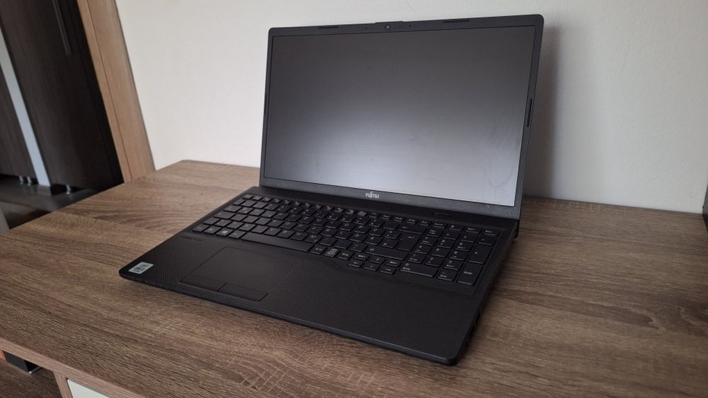 Fujitsu Lifebook A3150-I3 10th, 8Gb ram, 256Gb m.2