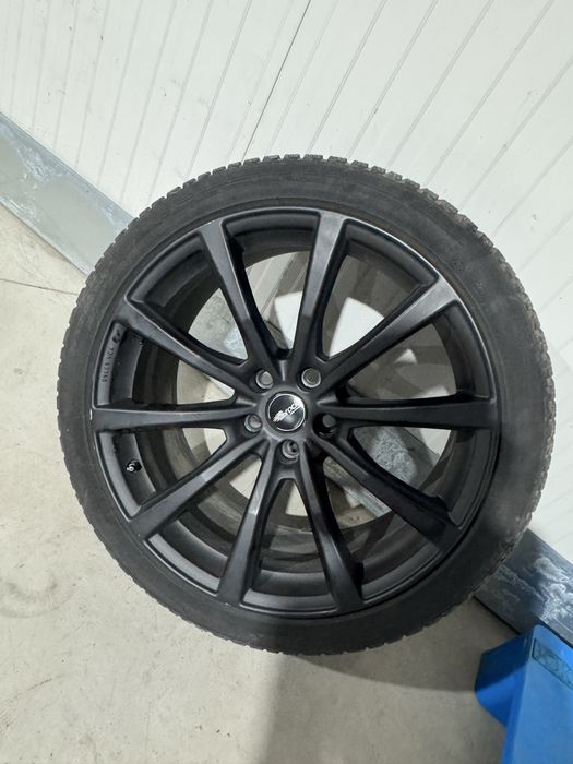 Roti complete iarna Tesla model Y  Jante + anvelope 255/40R20