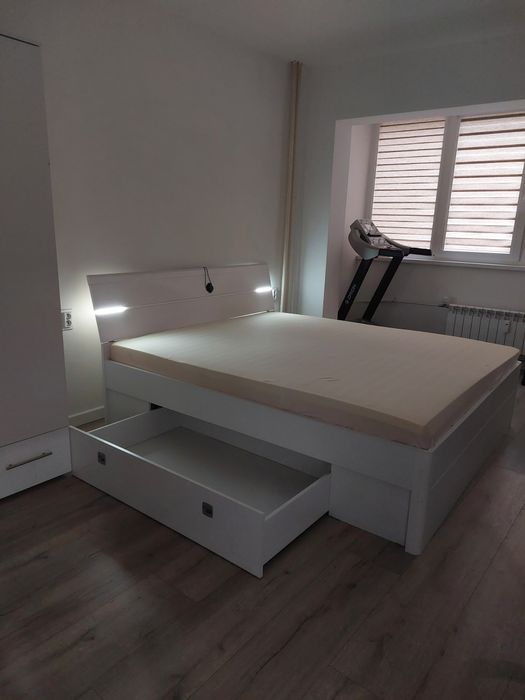 Висока Спалня Led Осветление Чекмеджета Подматрачна Рамка Матрак