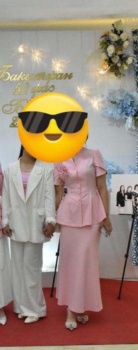 Розывый двойка сатылады багасы 15000,ак двойка 5000