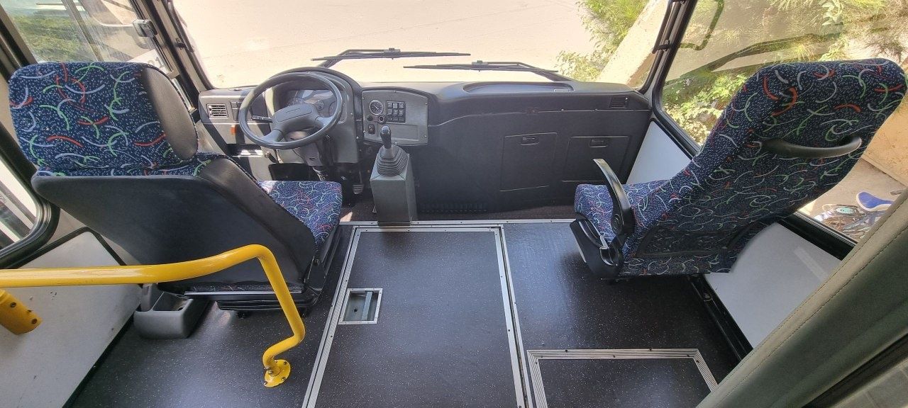 Isuzu.     NP 26