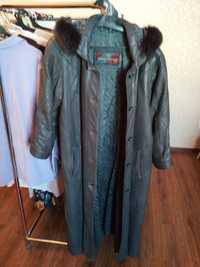 Женский импортный кожаный пальто плащ с капюшоном.Размер 50-52