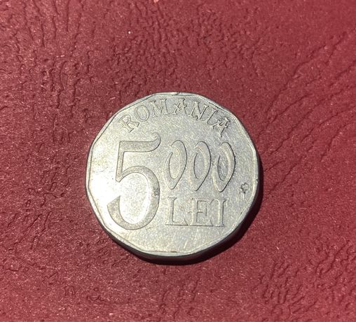 Vând monedă de 5000 LEI